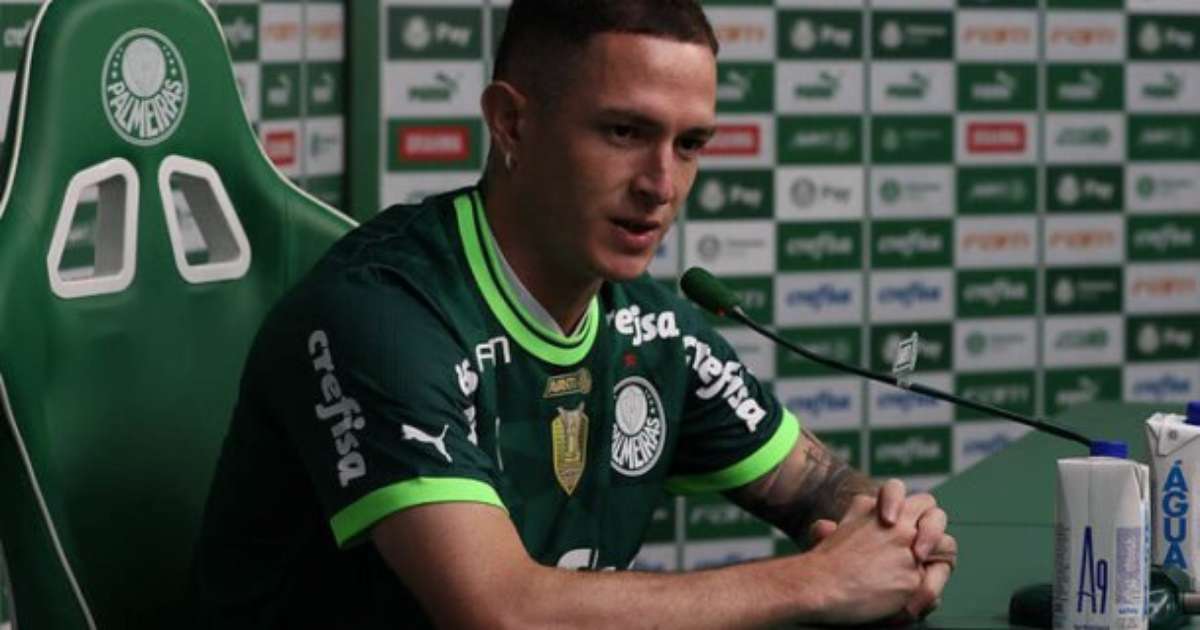 Moreno é apresentado no Palmeiras: 