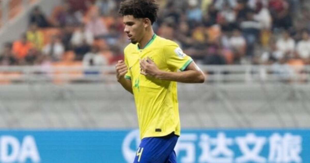 Flamengo encaminha a contratação de zagueiro, de 17 anos, do Grêmio