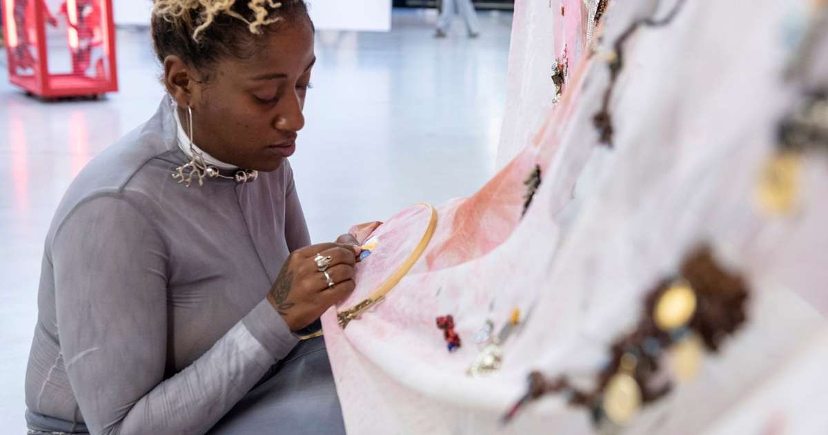 MAC Niterói recebe exposição coletiva que debate objetificação da ...