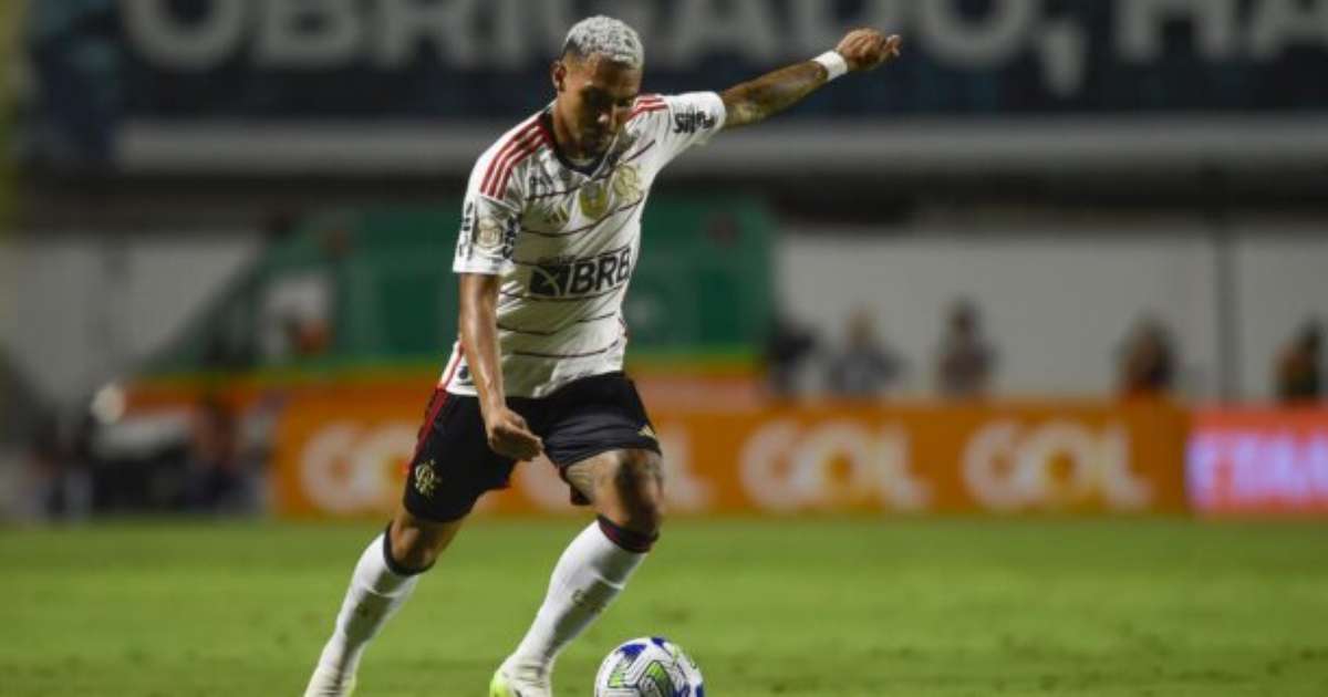Flamengo e Corinthians negociam valores pelo lateral Matheuzinho; entenda
