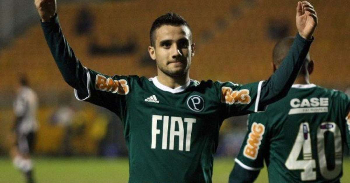 Ex-Palmeiras e Santos, Maikon Leite vai jogar em time da PM no estadual 