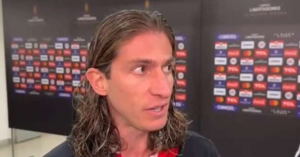 Filipe Luís vive primeiro dia como tecnico do sub-17 do Fla