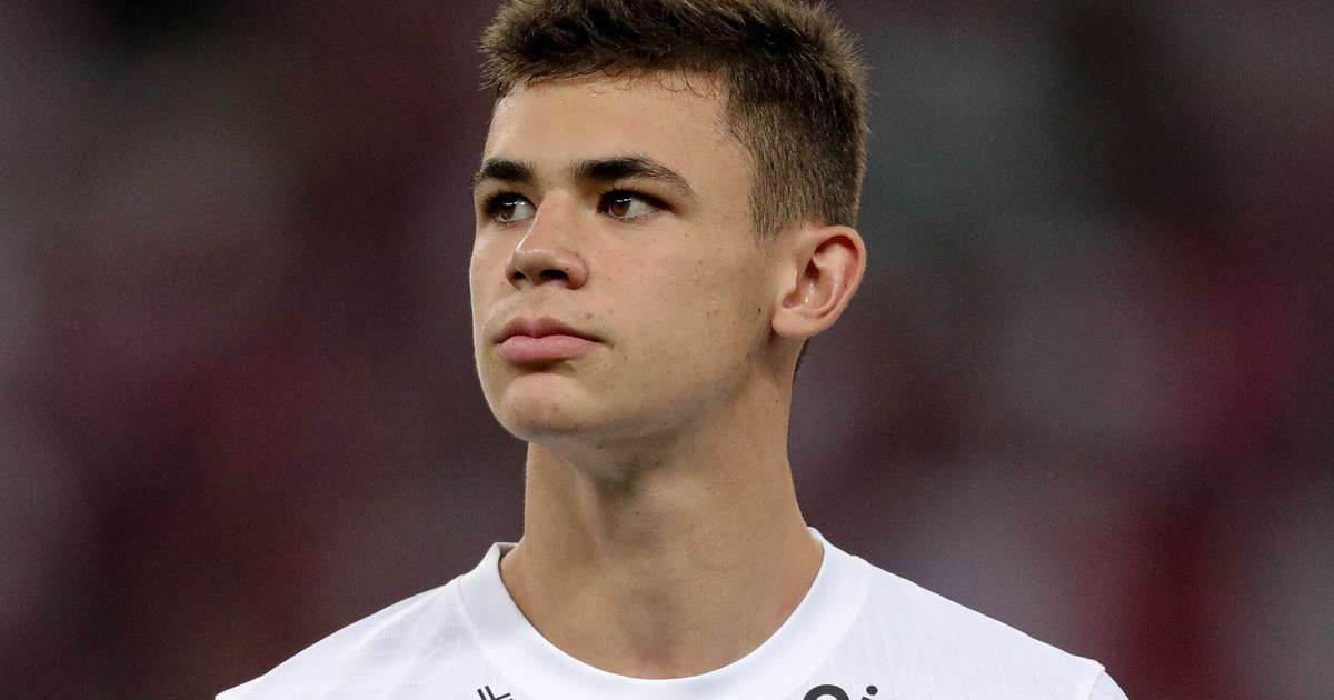 Corinthians e PSG decidem futuro de Moscardo