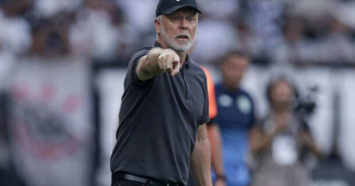 Mano Menezes perde a paciência com atacante do Corinthians: 