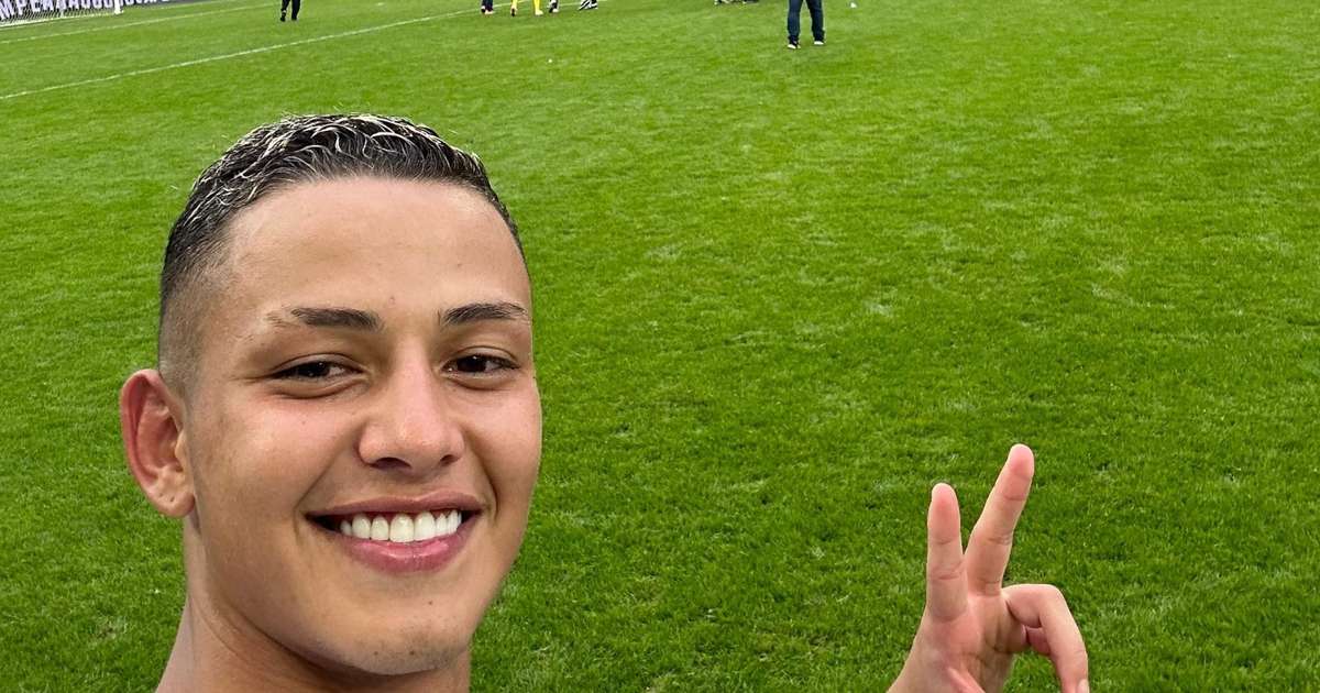 Golaço do título! Veja a pintura do 11º troféu do Corinthians na Copinha