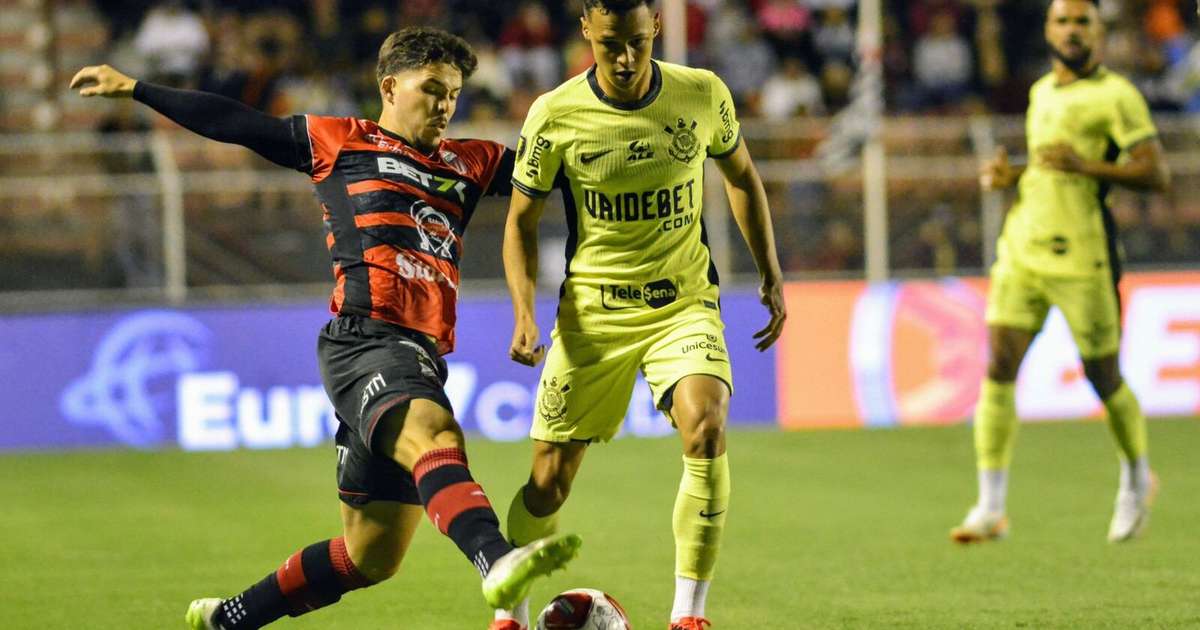 Web vai à loucura com uniforme do Corinthians: Mesmo do árbitro