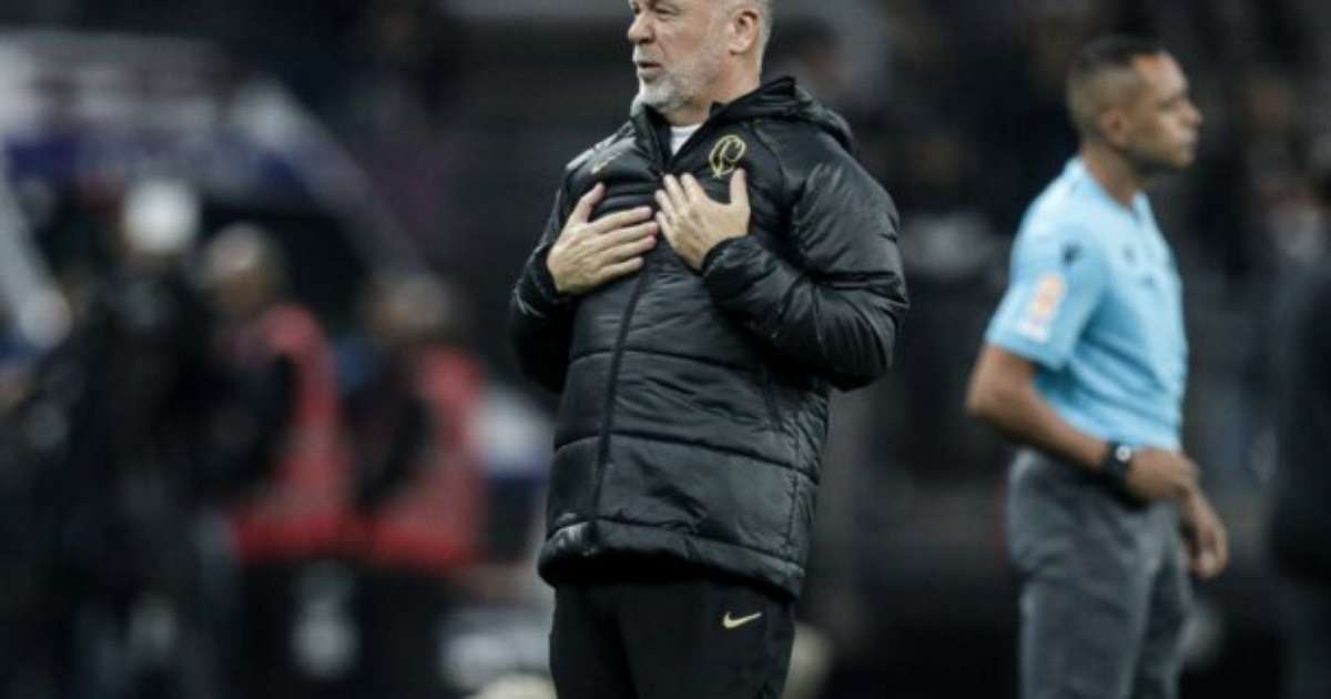 Mano Menezes analisa derrota e pede reforços no Corinthians