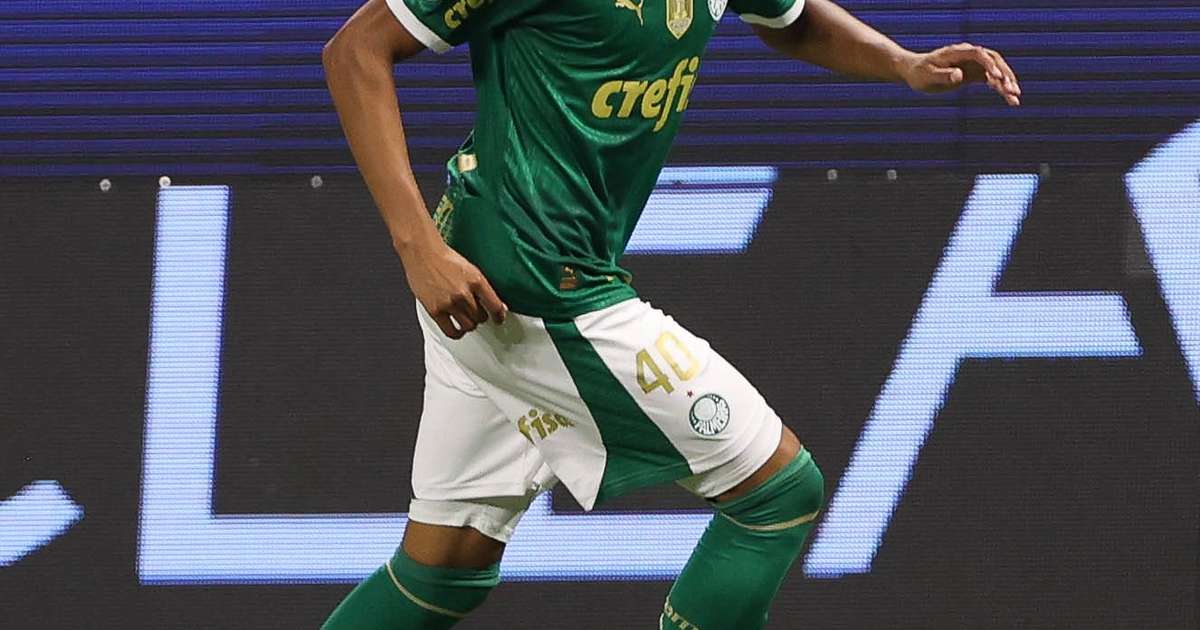 Jhon Jhon ganha nova chance como titular do Palmeiras em palco onde brilhou em 2023