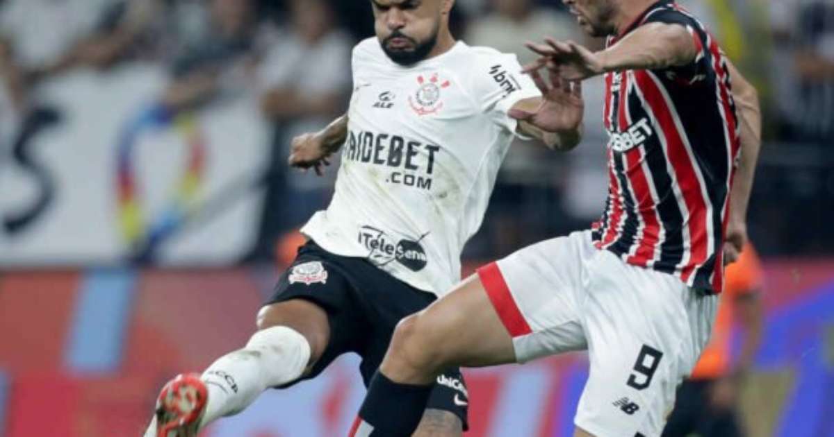 Torcida do Corinthians protesta após derrota: 