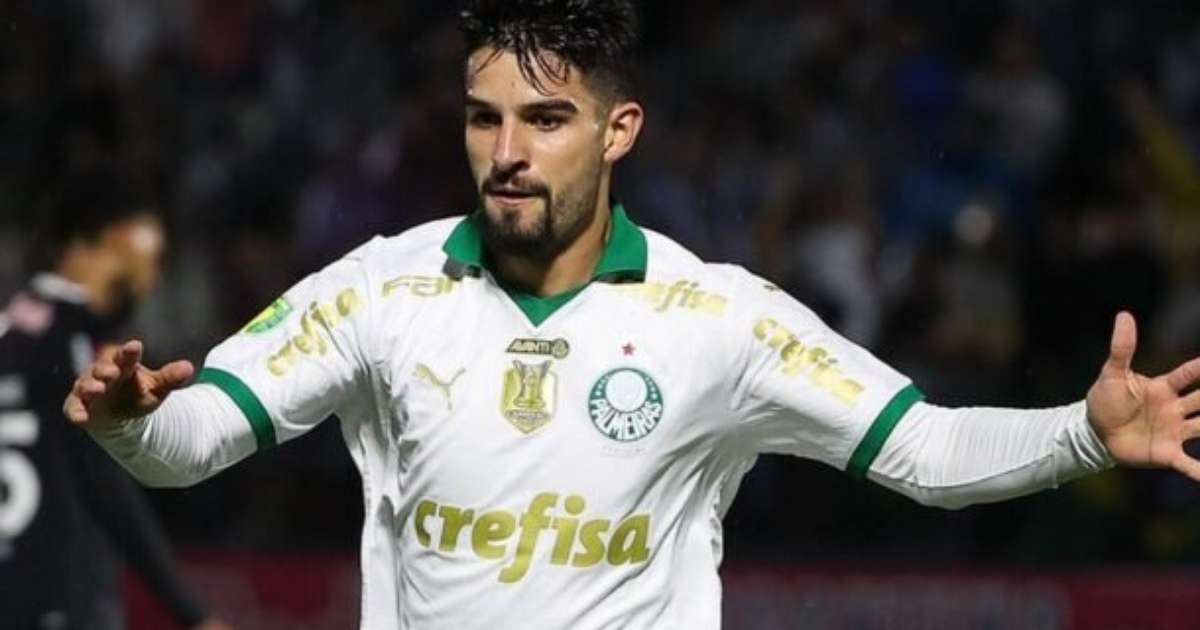 Flaco López ressalta disputa no ataque no Palmeiras: 