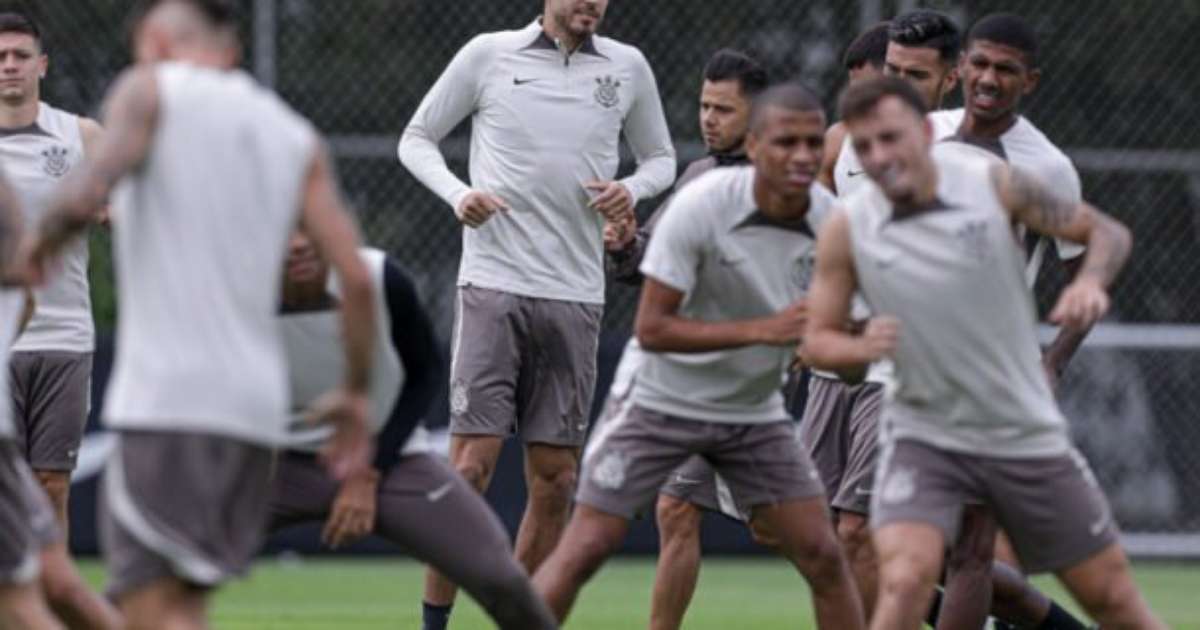 Pedro Raul é apresentado no Corinthians e se mostra pronto e honrado.