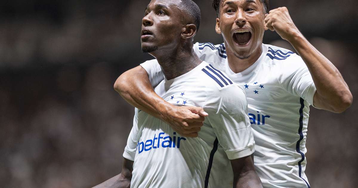 Cruzeiro domina e conquista vitória histórica contra o Atlético-MG na Arena MRV.