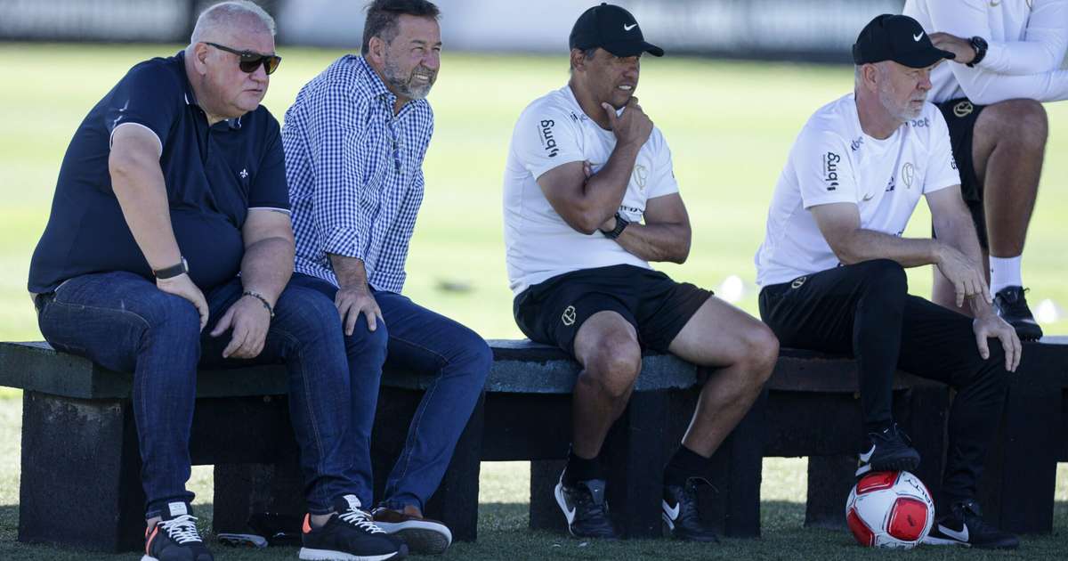 Divergência sobre multa gera atrito entre Mano e Corinthians; desfecho delicado se aproxima.