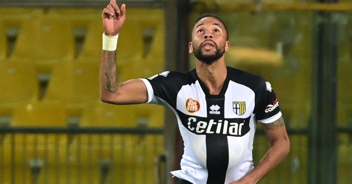 Corinthians rejeita proposta por Hernani e negociação com Igor Coronado fica suspensa