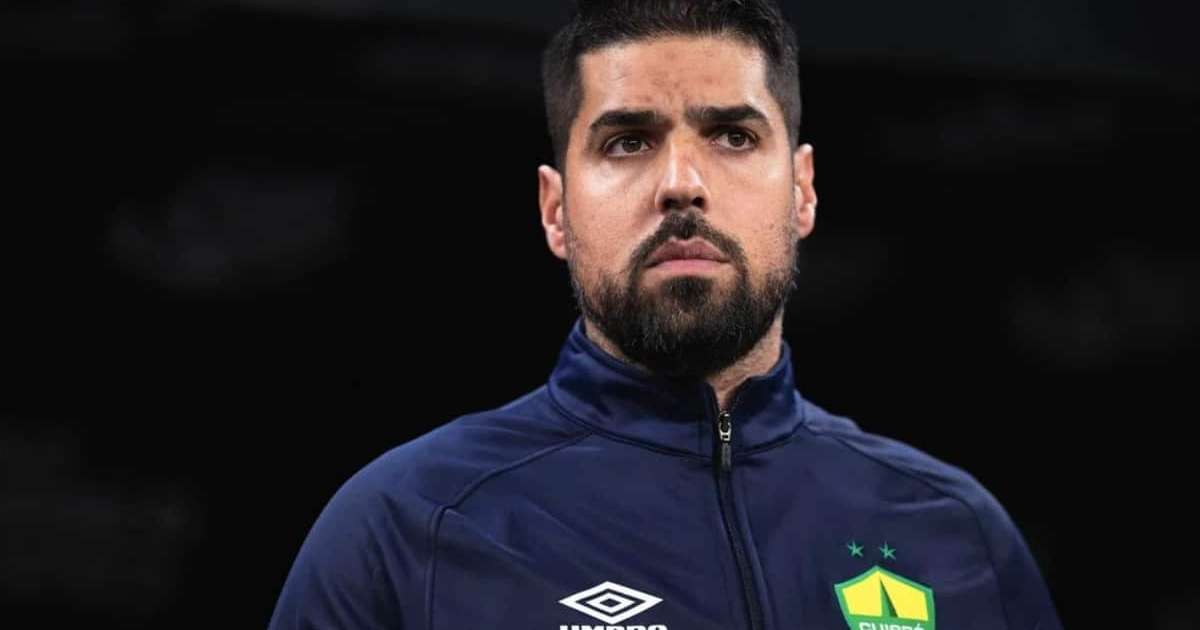 Corinthians acerta contratação de António Oliveira após multa milionária.