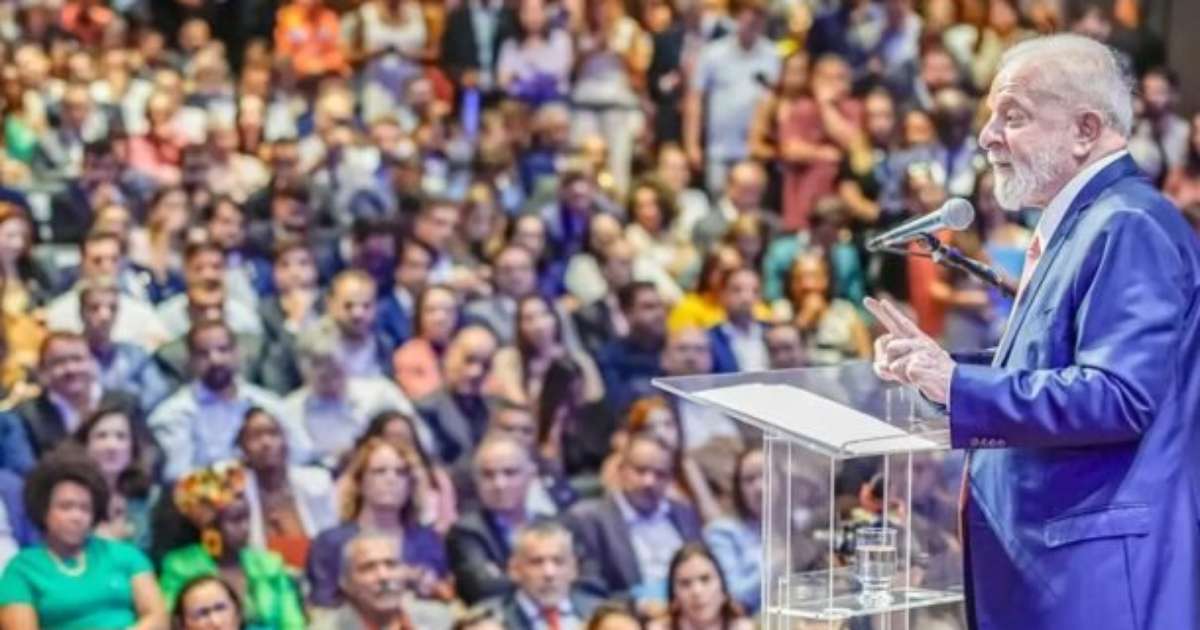 Torcedor corinthiano critica Gabigol por sua falta de pontaria no gol.