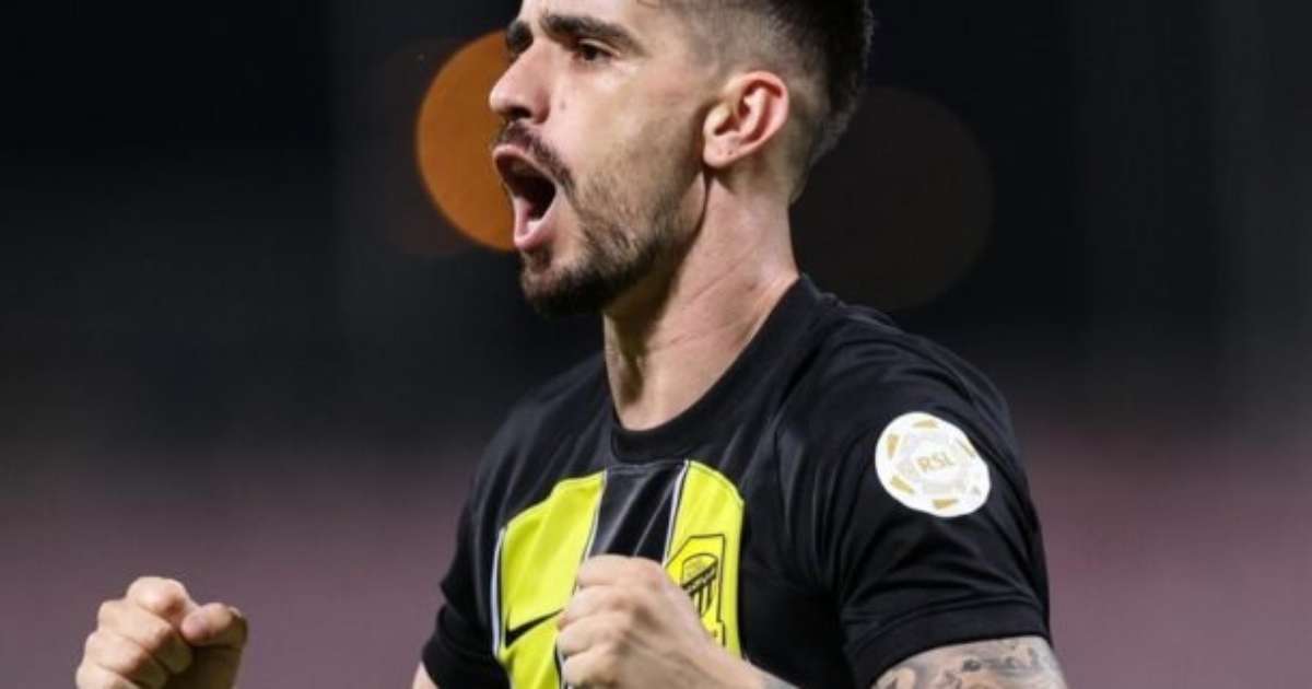 Igor Coronado rescinde contrato e inclina-se pelo Corinthians para a próxima temporada.