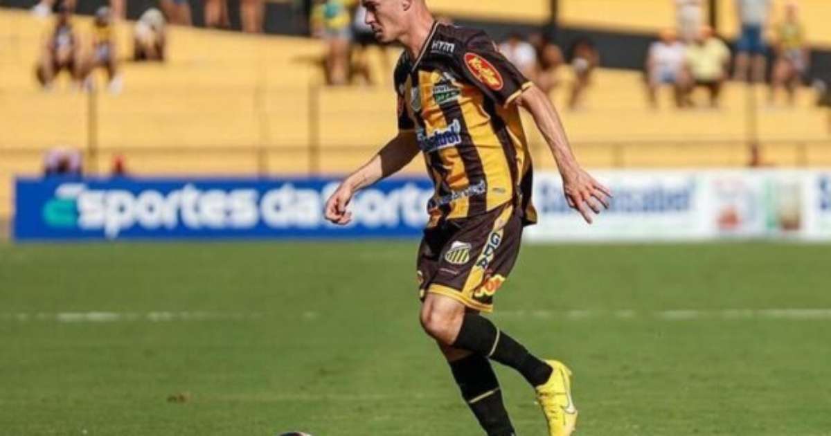 Rômulo realiza exames na Academia de Futebol do Palmeiras.