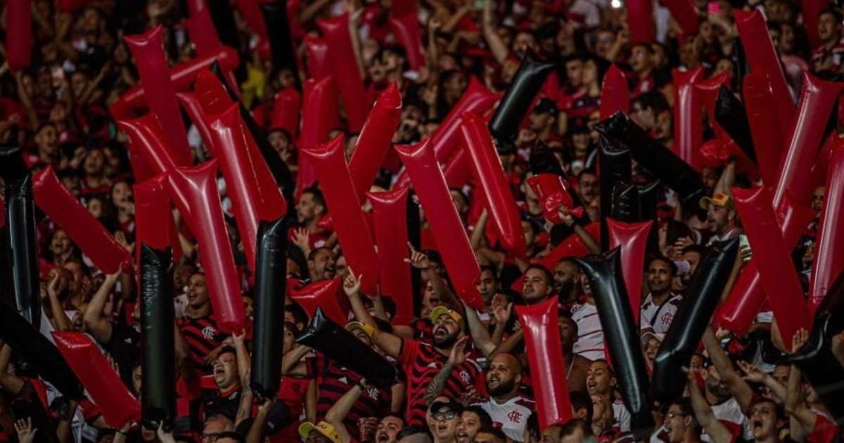 Torcida rubro-negra busca sucesso com nova versão do hino inspirado na Mocidade