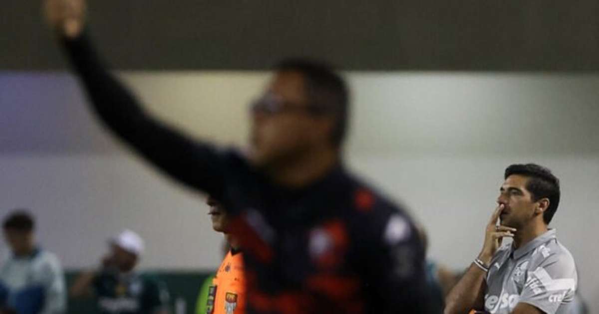 Abel comenta alterações táticas e revela anseio pessoal para o Palmeiras.