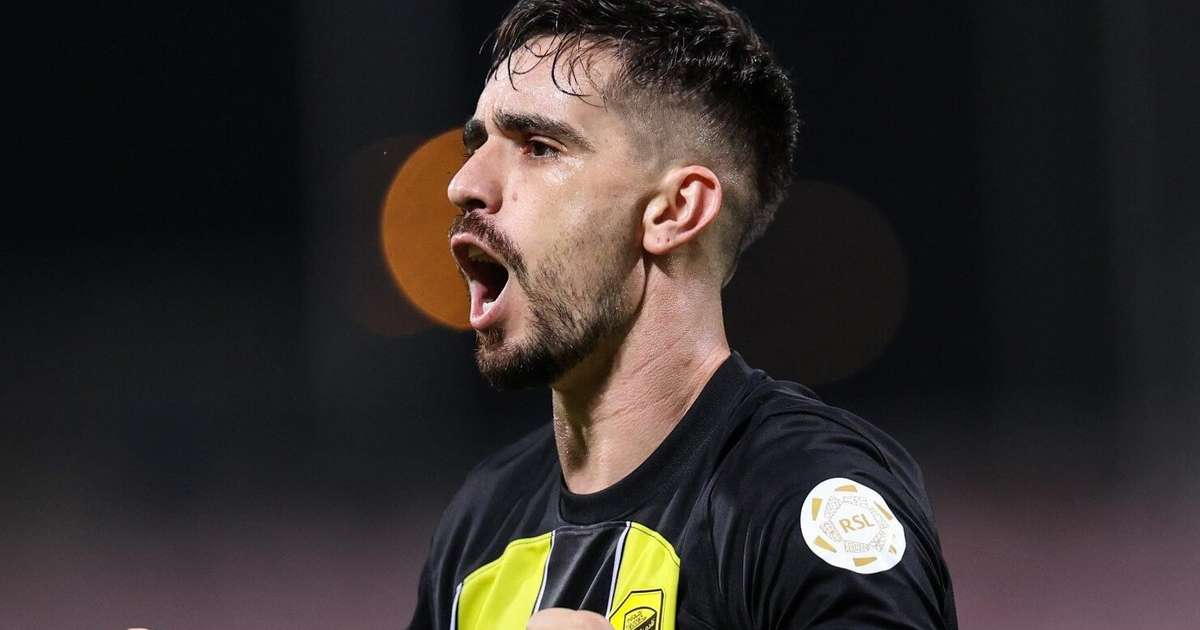 Corinthians avança em conversas por Igor Coronado, porém enfrenta empecilho.