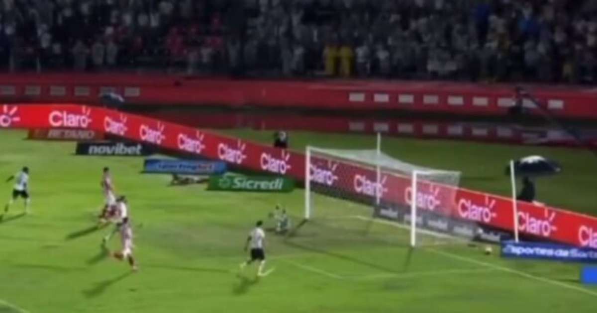 Corinthians domina Botafogo em partida com tributo emocionante ao ídolo Sócrates.