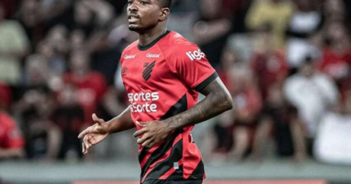 Corinthians busca reforçar defesa com contratação do zagueiro Cacá, do Athletico-PR.