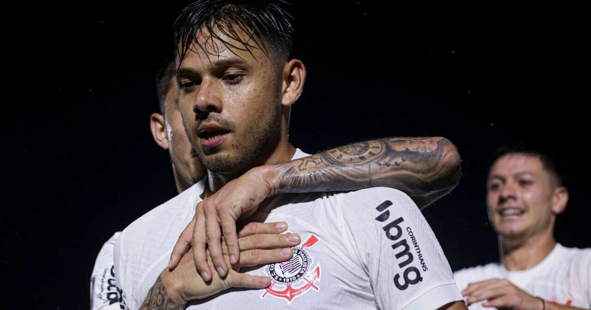 Romero celebra triunfo e justifica homenagem a ídolo do Corinthians: 