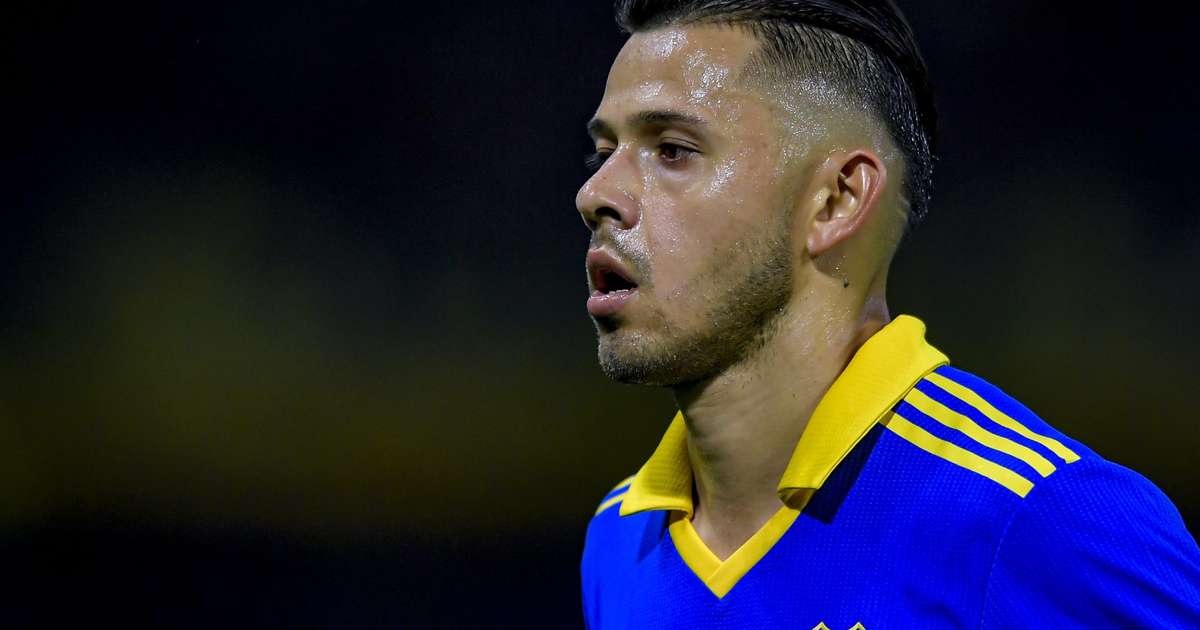 Corinthians demonstra interesse por contratação do meio-campista Óscar Romero.