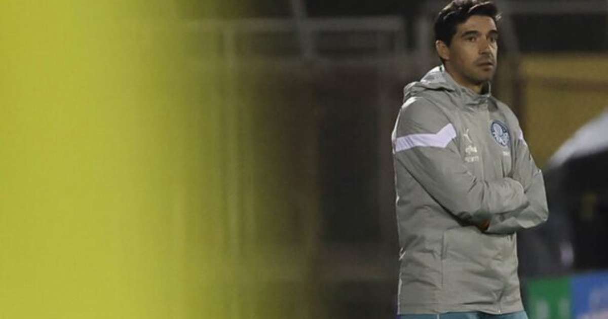 Palmeiras merece goleada em São Bernardo, opina técnico Abel em entrevista pós-jogo.