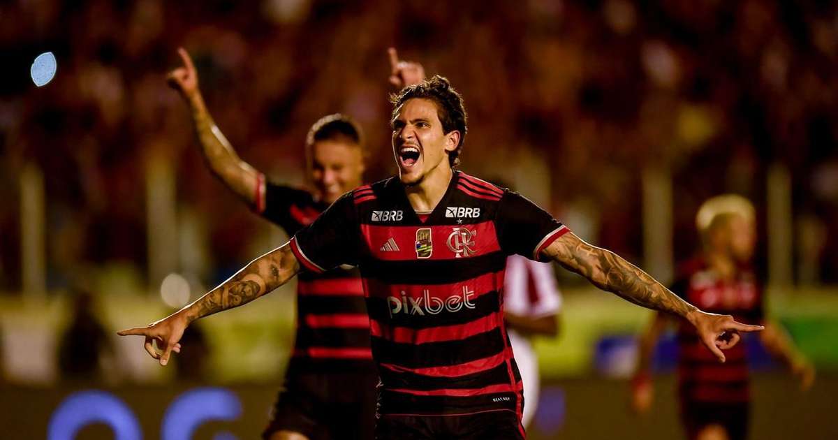 Pedro brilha e Flamengo assume topo da tabela com vitória sobre Bangu.