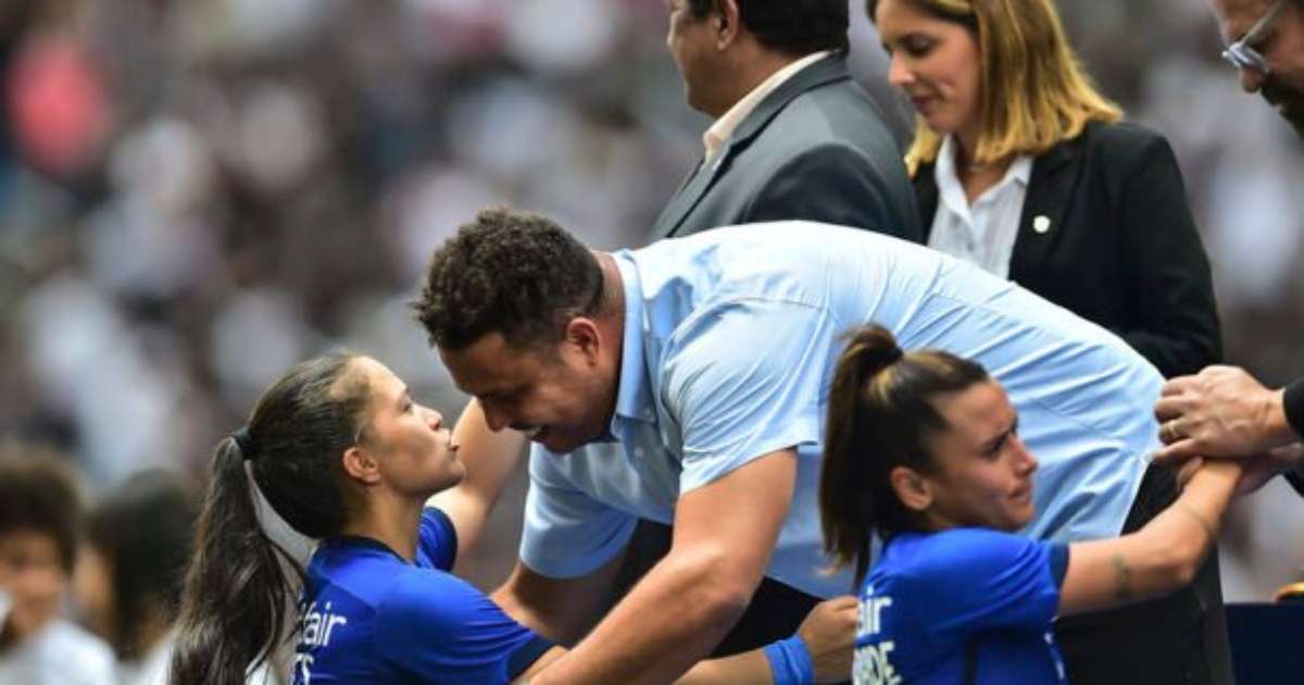 Ronaldo elogia jogadoras do Cruzeiro pela conquista e destaca espírito esportivo