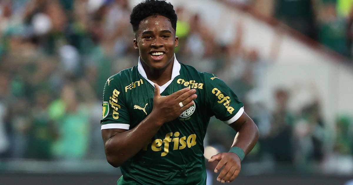 Corinthians empata contra Palmeiras com dois jogadores a menos em clássico paulista.
