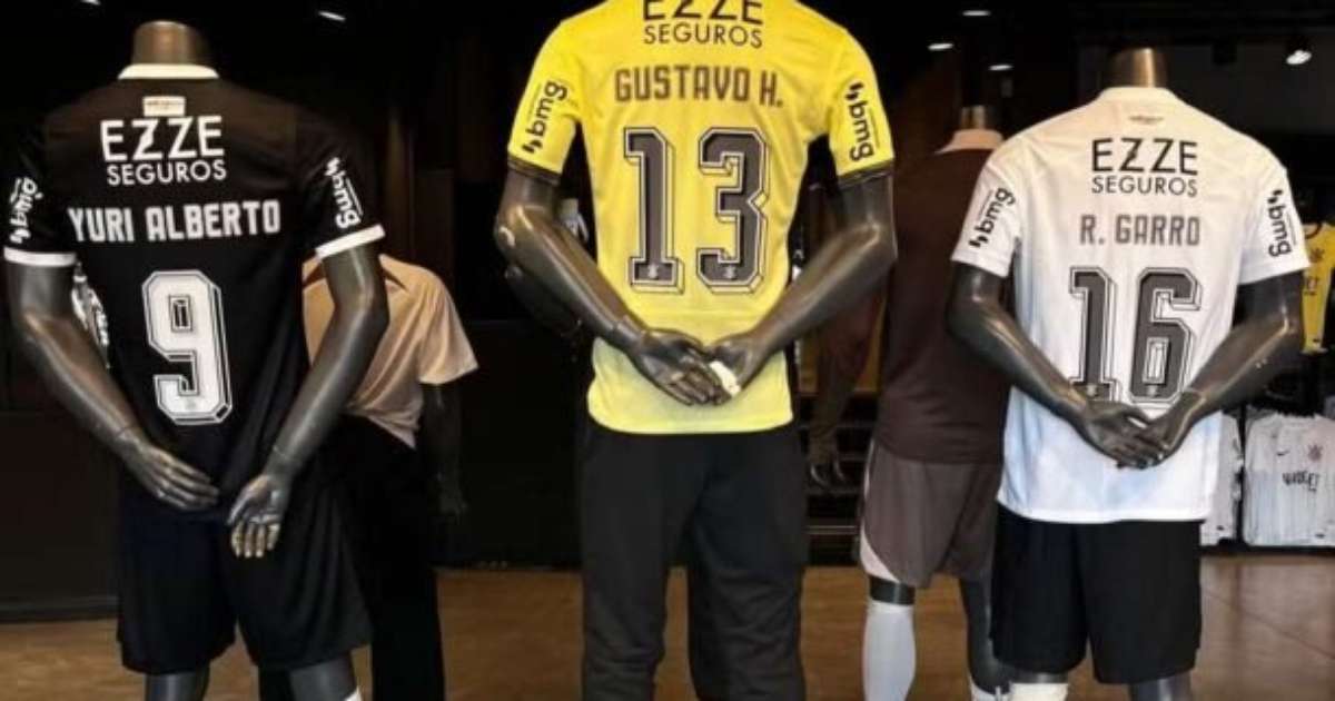 Loja do Corinthians lança camisa 