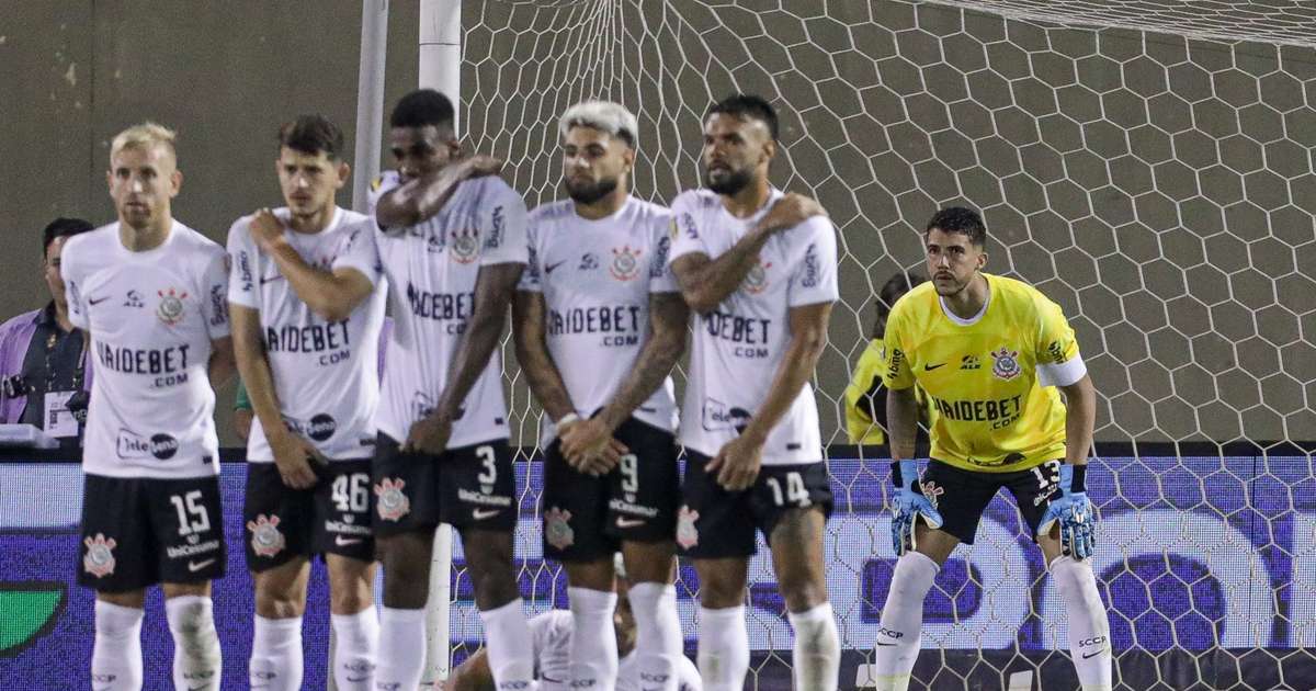 Desempenho de Gustavo Henrique como goleiro no Corinthians: avaliação desesperadora.