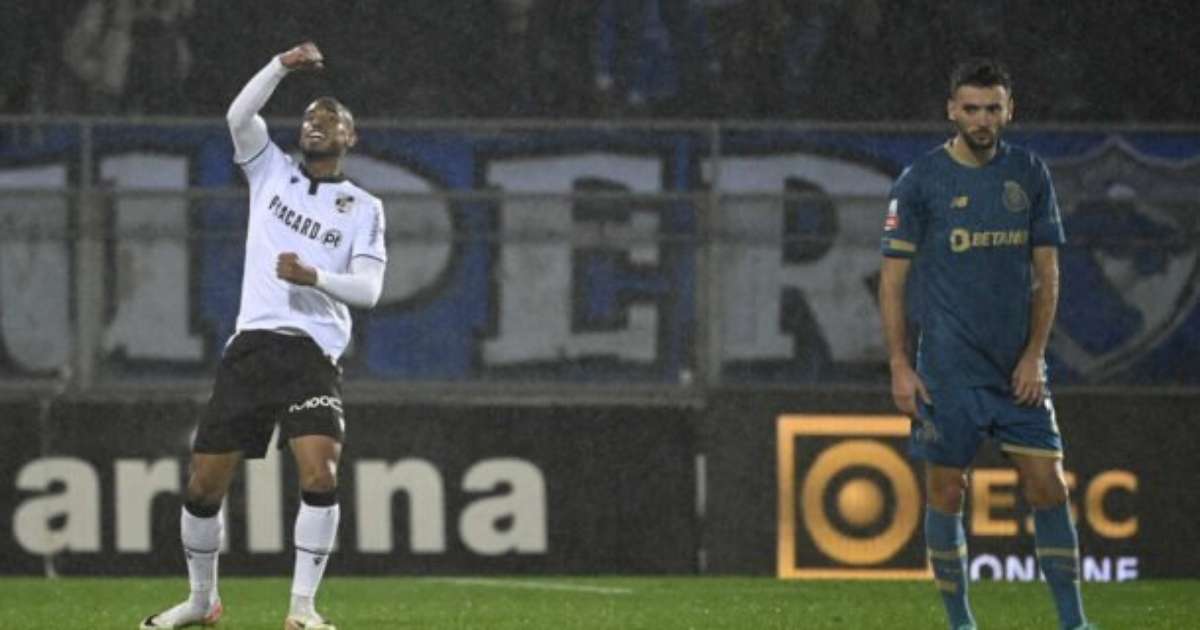 São Paulo demonstra interesse em atacante André Silva, atuante em Portugal.