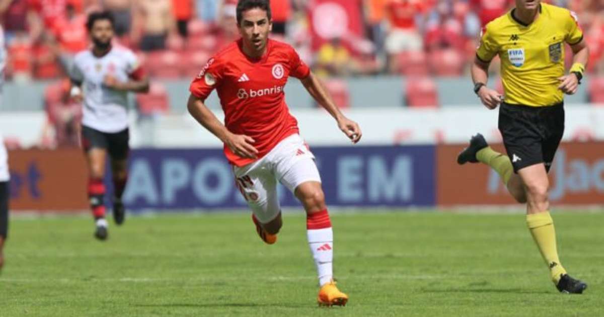 Corinthians disputa contratação de De Pena com Vasco no mercado de futebol