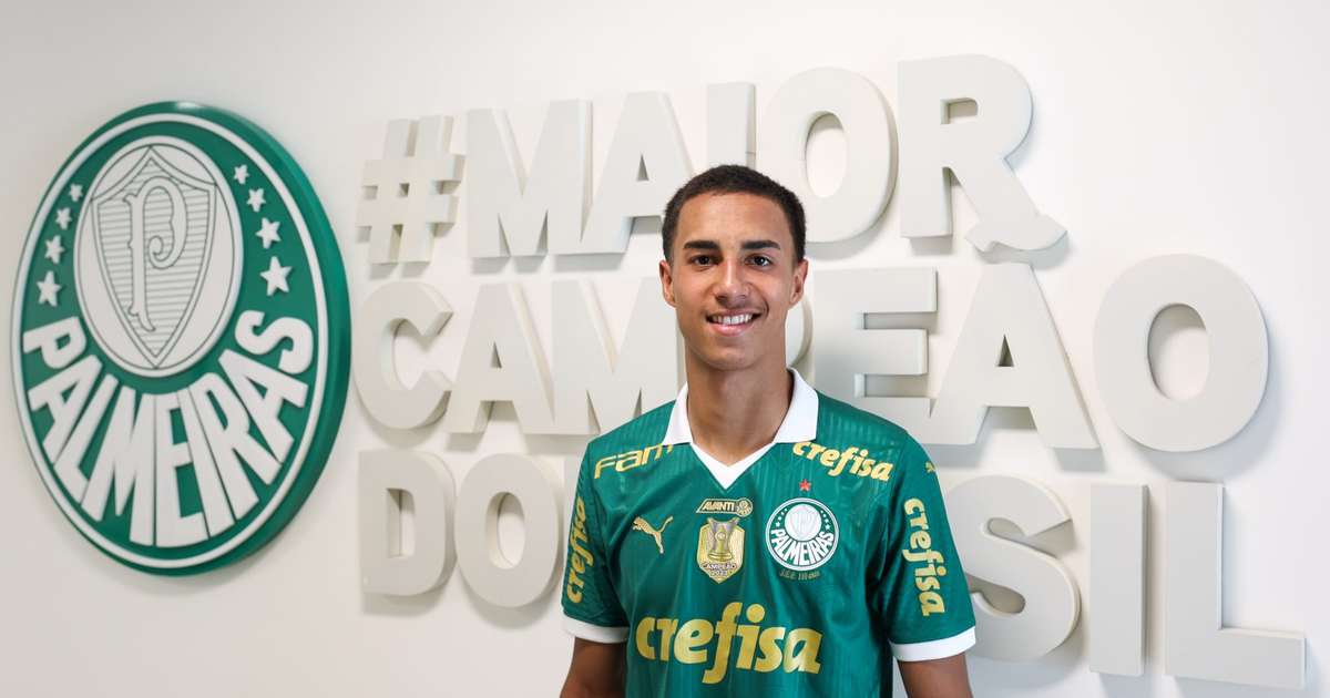 Palmeiras renova contrato com promessa das categorias de base.