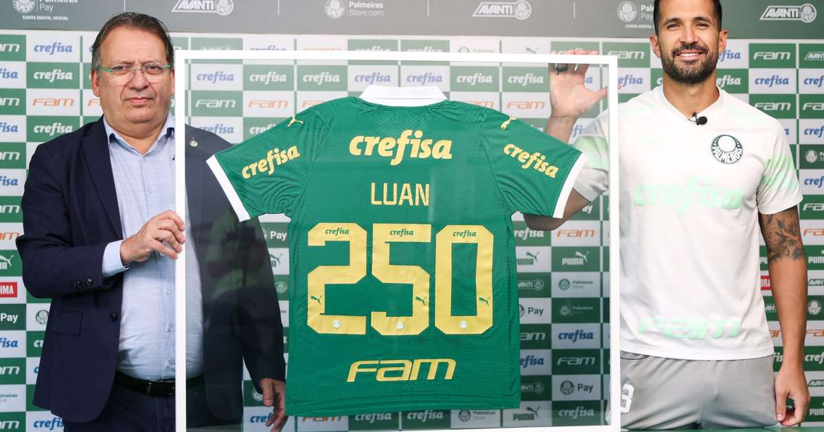 Luan celebra 250 jogos pelo Palmeiras: paixão e dedicação em campo!