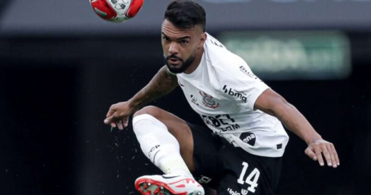 Aplausos da torcida do Corinthians para Raniele após derrota no campo.