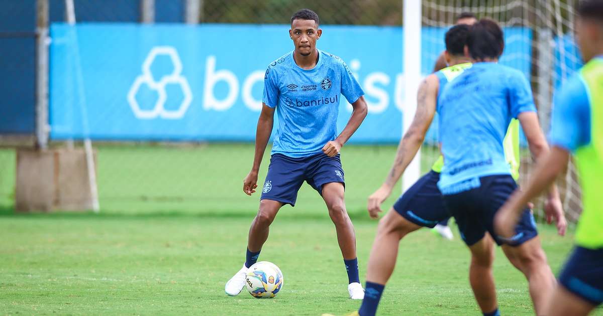 Grêmio relaciona estrela da Copinha para decisão da Recopa Gaúcha.