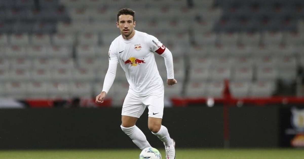 Flamengo avança por Léo Ortiz e se reúne em São Paulo.