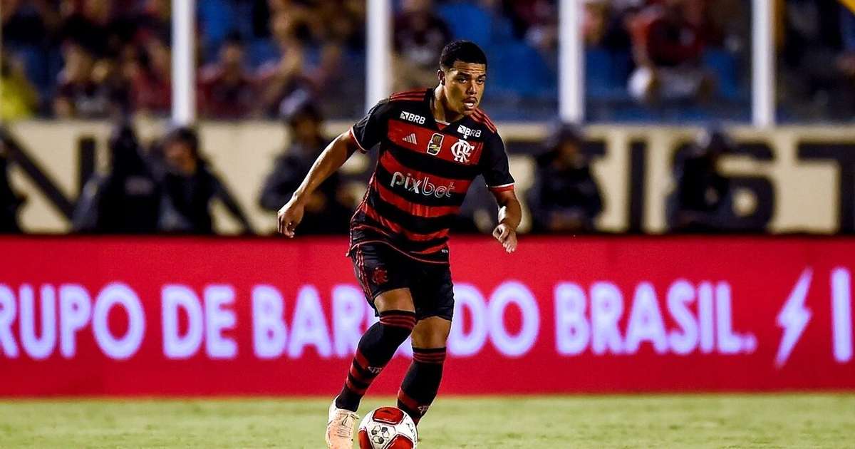 Flamengo avalia renovação de Igor Jesus, revelação do Carioca de 2021