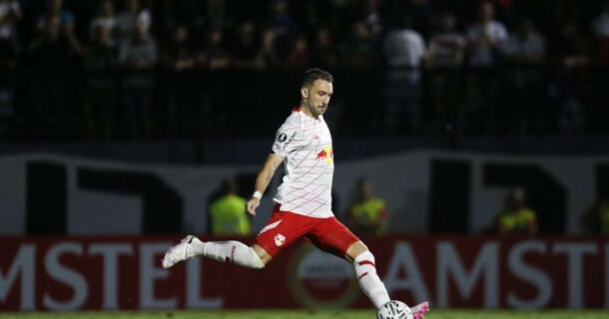 Flamengo e Bragantino definem valores da contratação de Léo Ortiz