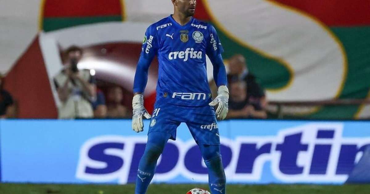 Torcedores palmeirenses criticam desempenho de Weverton em gol do São Paulo