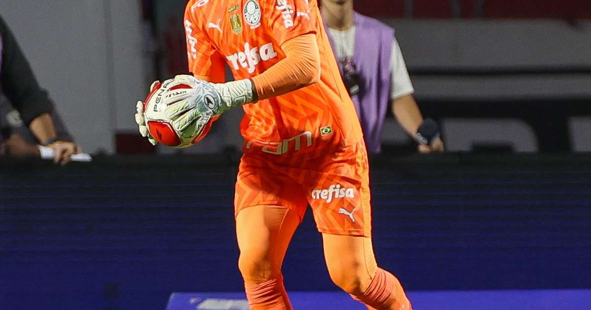 Abel Ferreira analisa desempenho de Weverton e enfrenta dilema no gol.