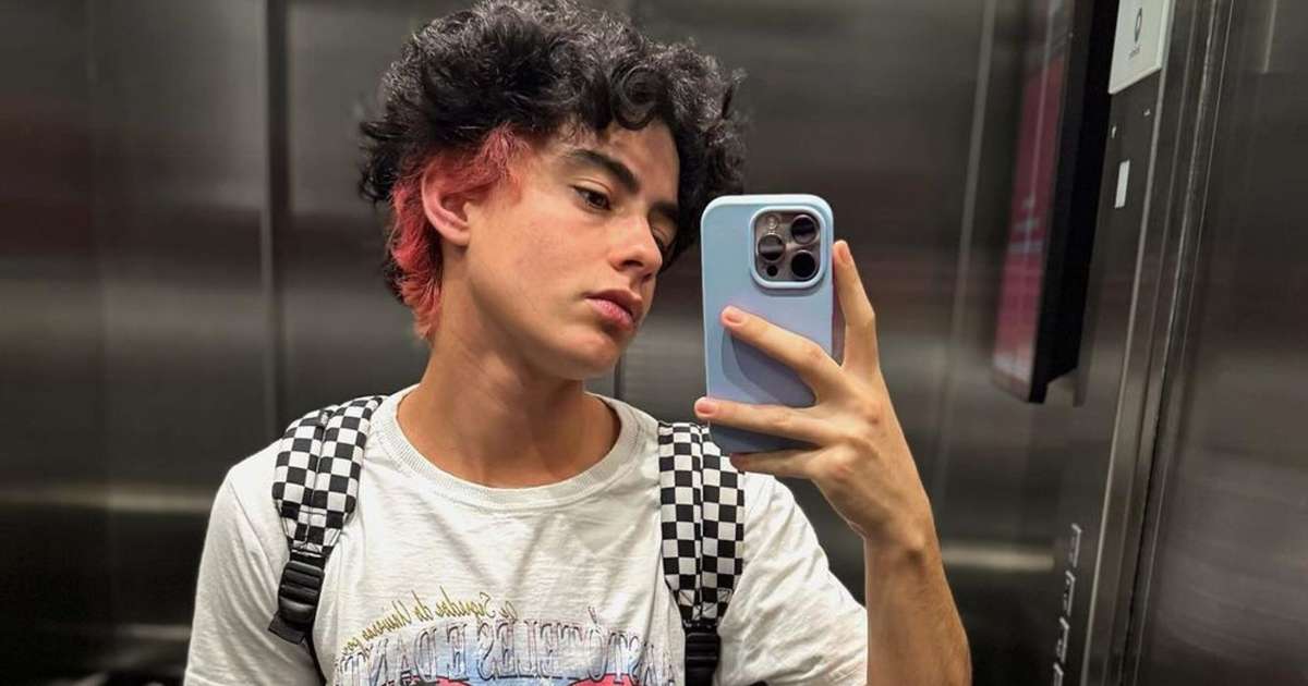 Ex"Malhação", ator trans celebra o crescimento de pelos no rosto