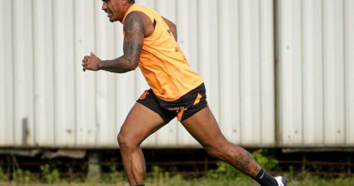 Paulinho se prepara para retorno ao Corinthians no domingo