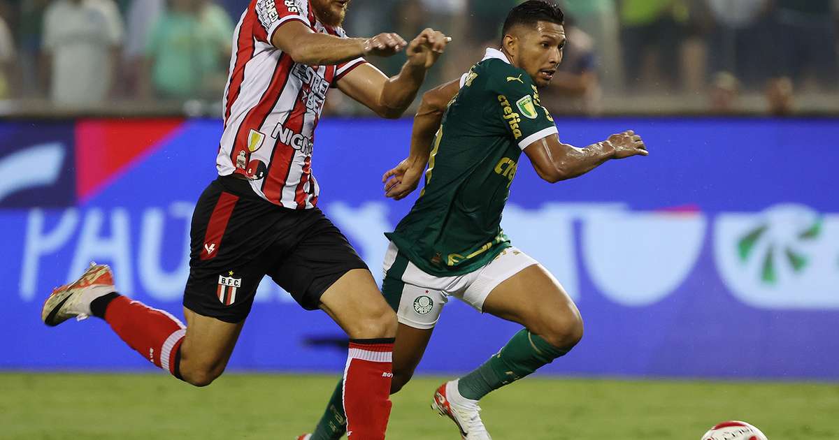 Rony brilha e Palmeiras supera Botafogo-SP em partida na Arena Barueri