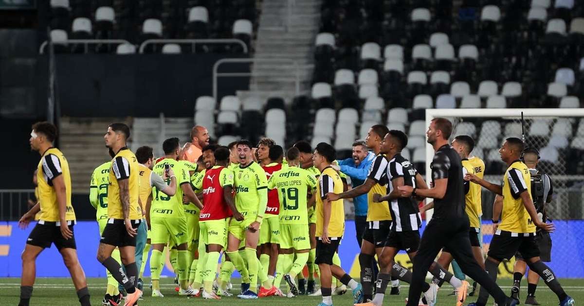 Palmeiras aguarda provas de corrupção de John Textor para responder acusações